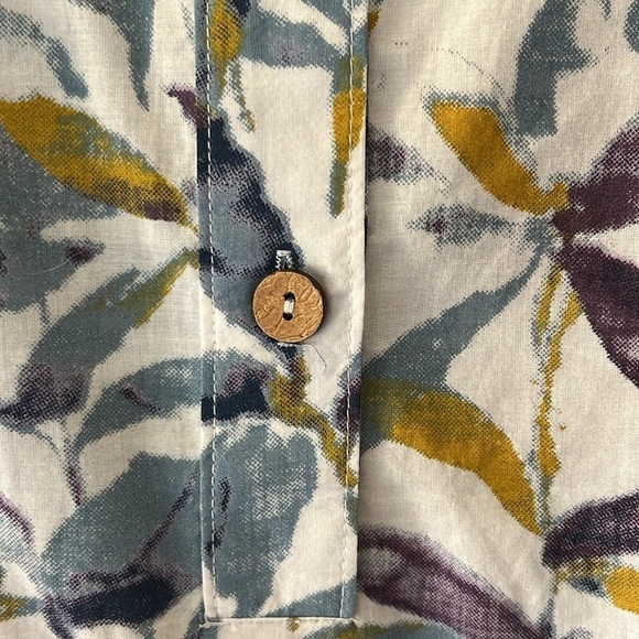 Elsie & Zoey 3/4 sleeved long floral top. Size Medium but runs small. NWT - Picture 5 of 10